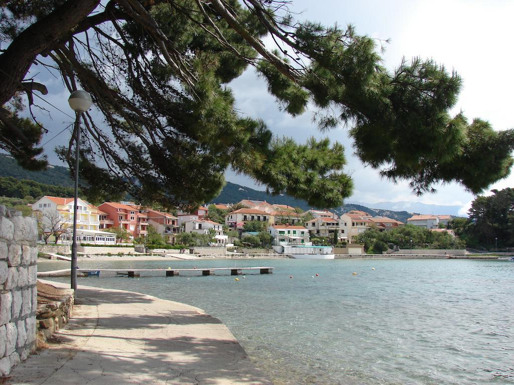 Bruna Apartment Rab Town Bagian luar foto