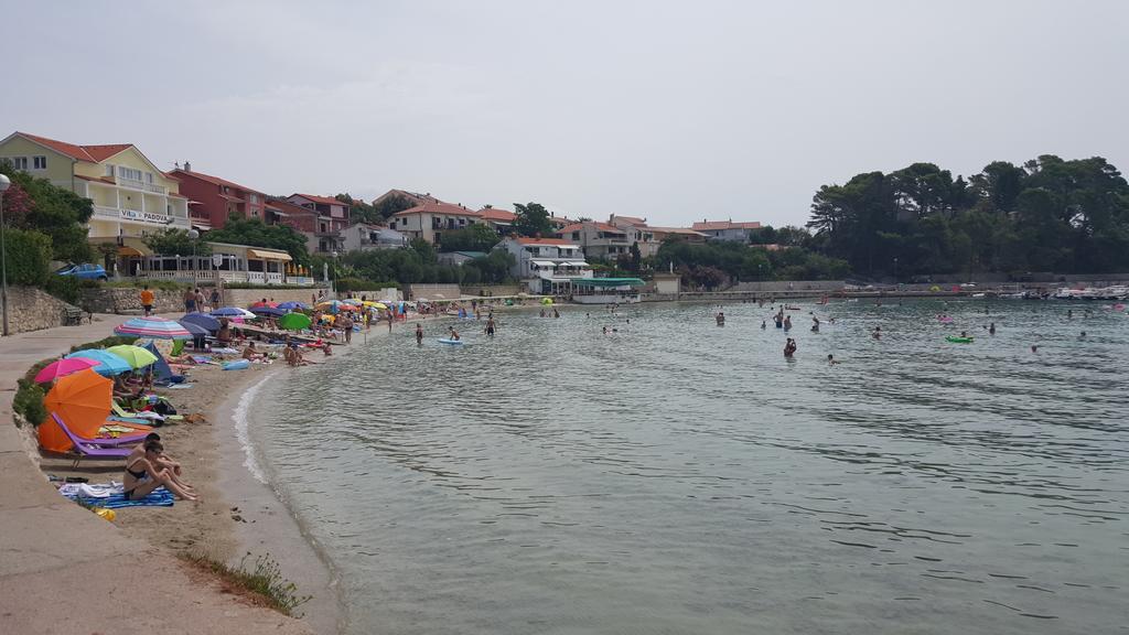 Bruna Apartment Rab Town Bagian luar foto