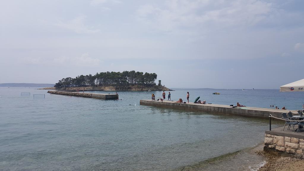 Bruna Apartment Rab Town Bagian luar foto
